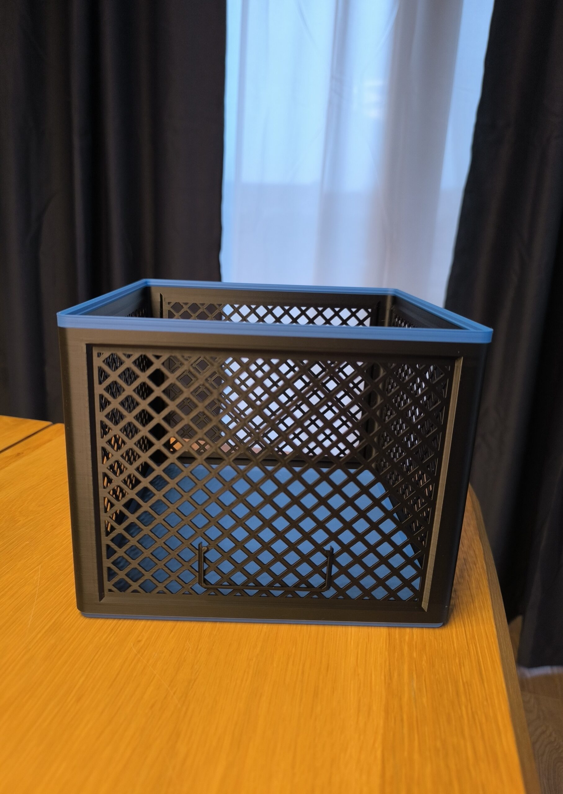 Голяма кутия за съхранение X-Large (Stackable Storage Basket) - черно и синьо