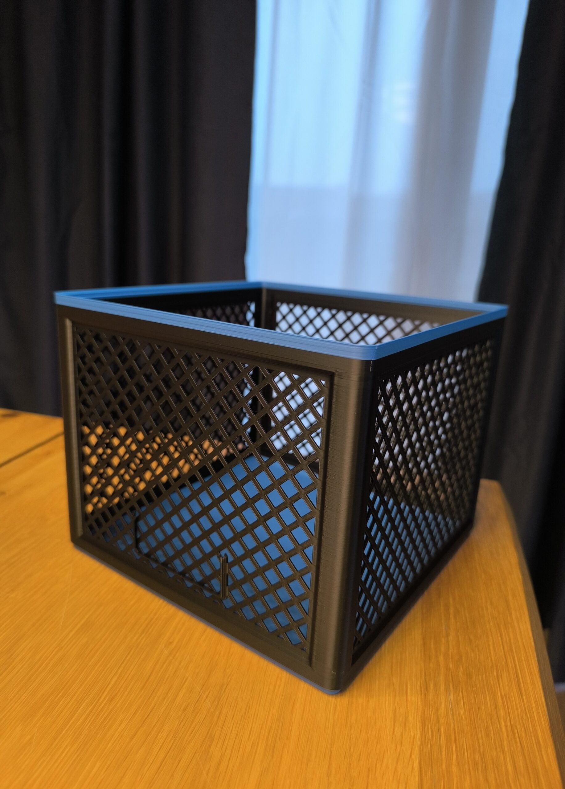 Голяма кутия за съхранение X-Large (Stackable Storage Basket) - черно и синьо